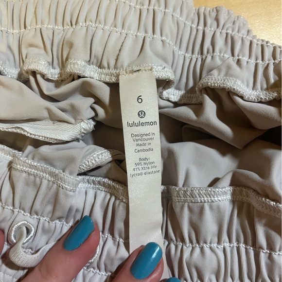 Lululemon shorts! - Picture 5 of 6